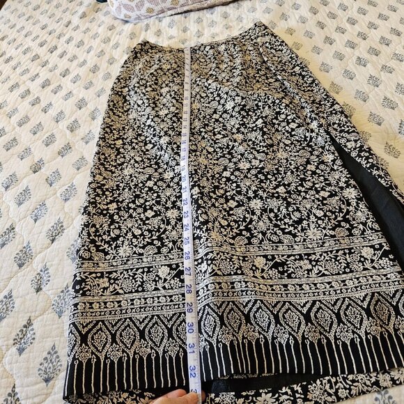 Talbots Petites 100% Silk Black White Floral Midi Skirt Size 10P Lined Side Slit - Picture 12 of 14